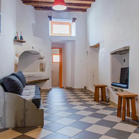 Maria-anna Traditional Island House Holiday home *