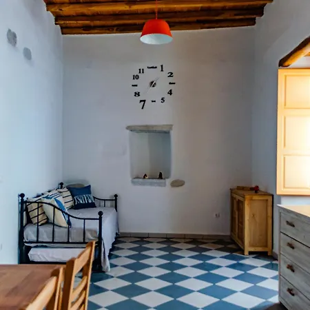 Maria-anna Traditional Island House * Parikia (Paros)