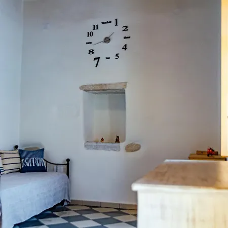 Maria-anna Traditional Island House *