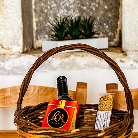 Maria-anna Traditional Island House