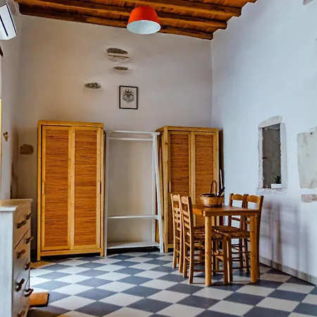 Maria-anna Traditional Island House Holiday home *