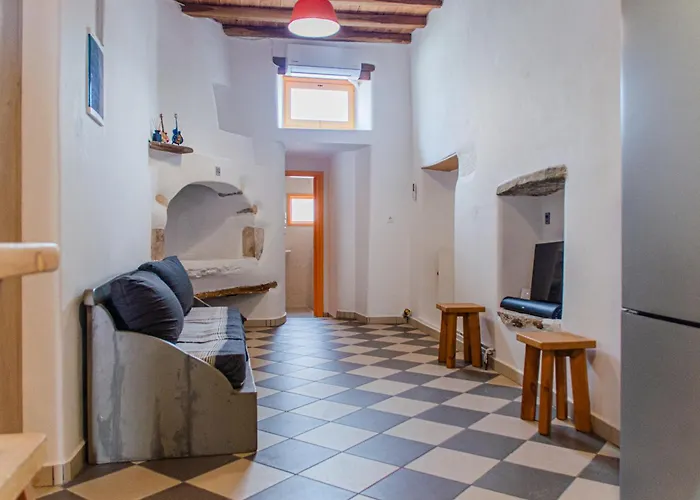 Maria-anna Traditional Island House Holiday home *