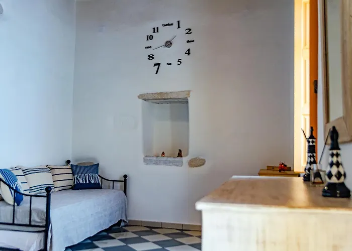 Maria-anna Traditional Island House *