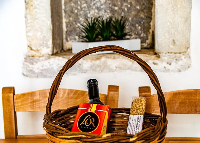 Maria-anna Traditional Island House