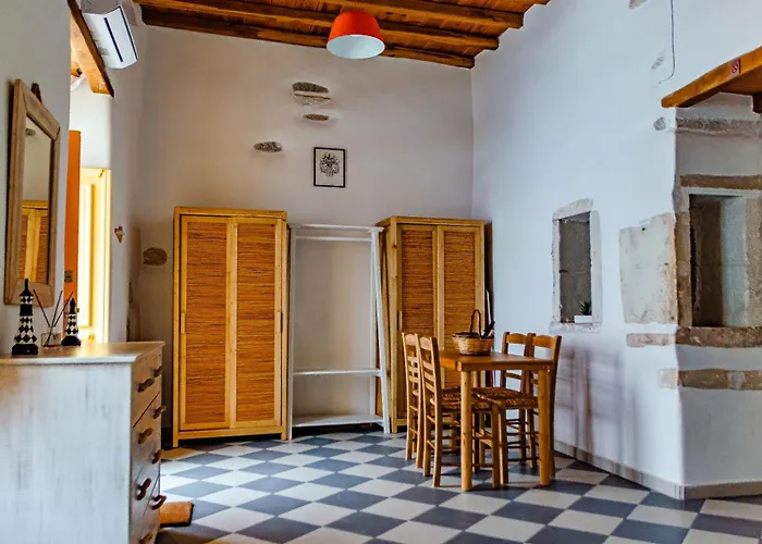 Maria-anna Traditional Island House Holiday home *